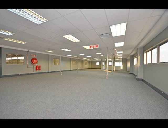 8,760M² WAREHOUSE TO LET IN LINBRO PARK